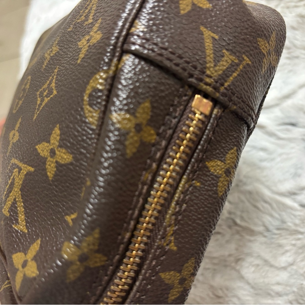 LOUIS VUITTON Monogram Trousse Toilette 23 - Picture 5 of 14